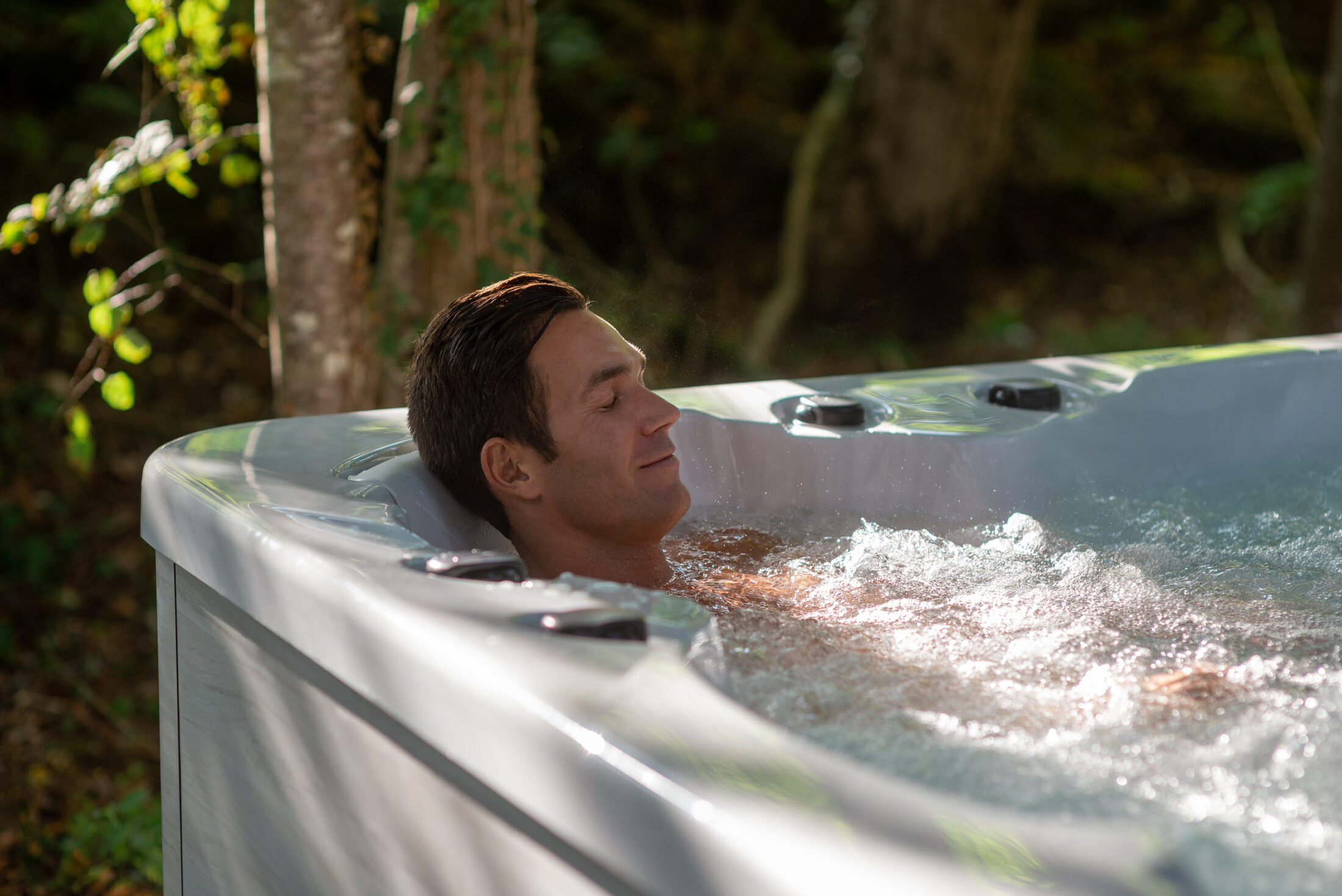 aquavia piguillem bosc 65 r scaled 1 L’hydromassage a des vertus physiques et psychologiques - Ambiance & Spa - 1