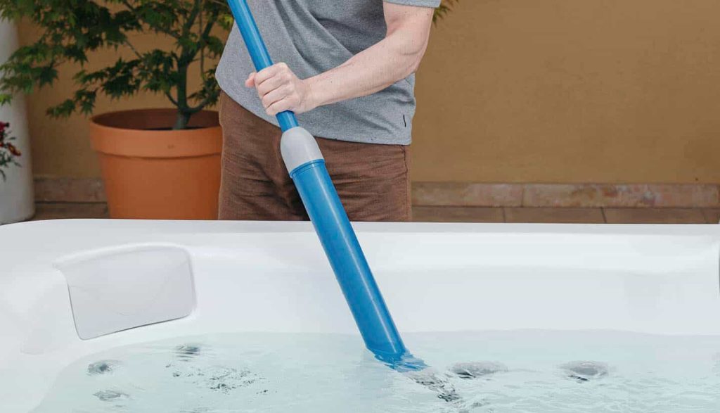 kit limpia fondos Comment remplacer le filtre de votre spa - Ambiance & Spa - 3